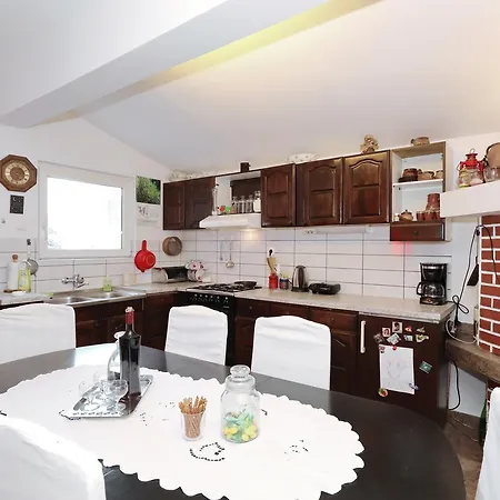 Apartment Ela *