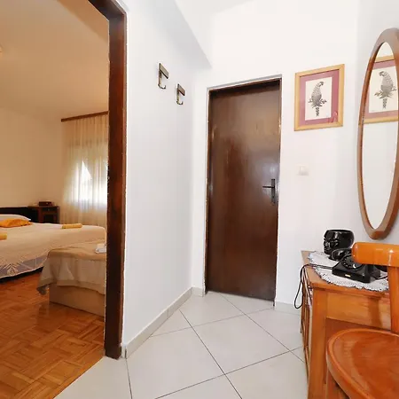 Ela Apartment *