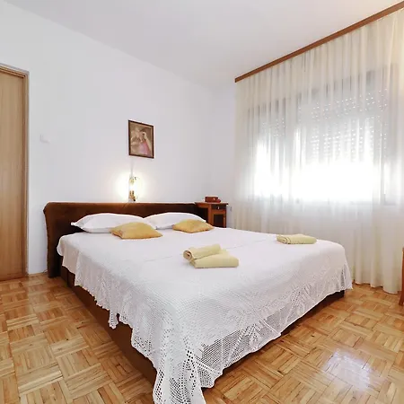 Ela Zadar